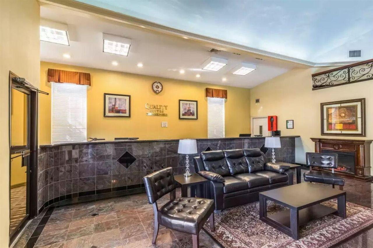 Quality Suites North Houston - Spring Westfield Bagian luar foto