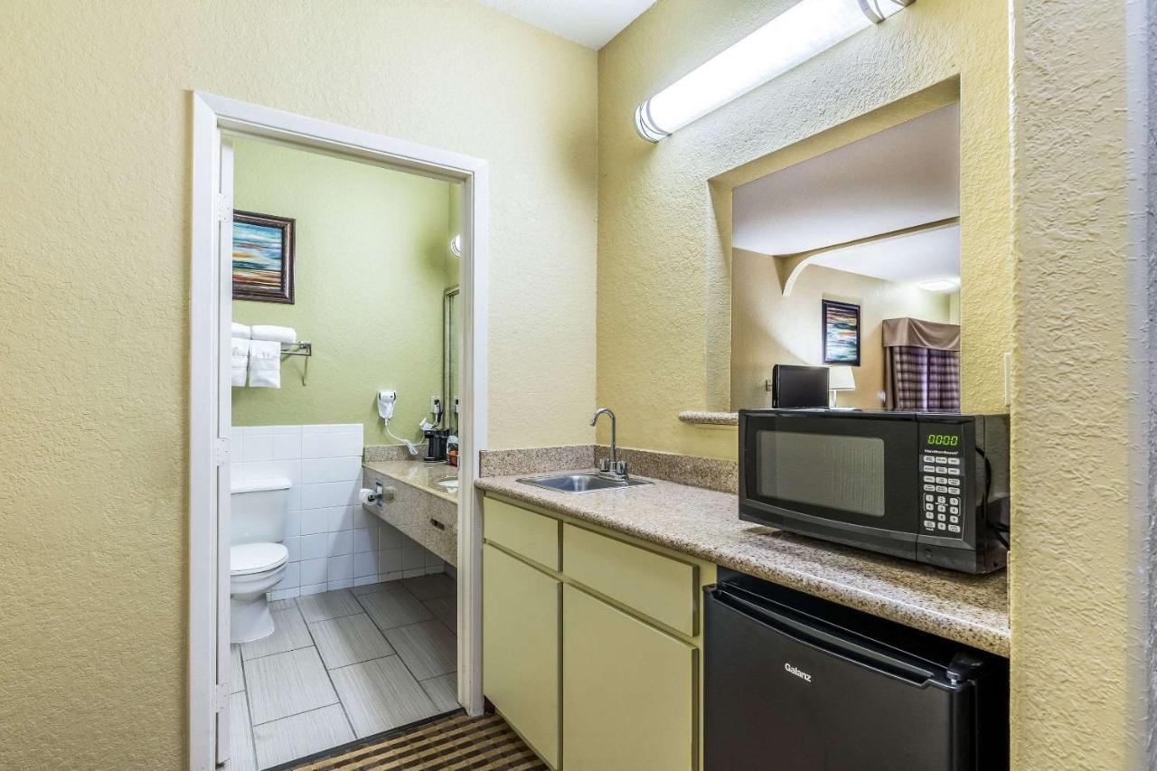 Quality Suites North Houston - Spring Westfield Bagian luar foto