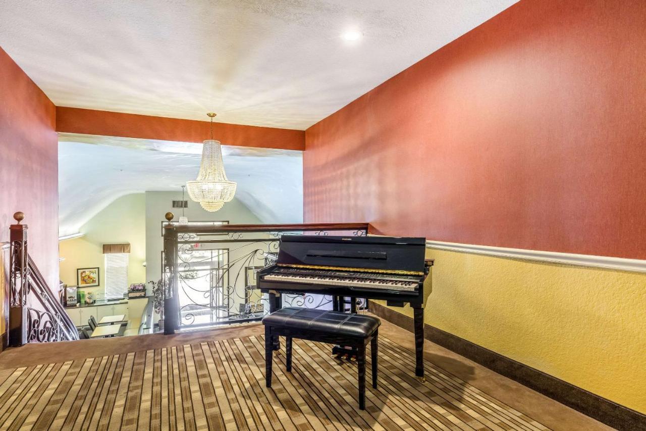 Quality Suites North Houston - Spring Westfield Bagian luar foto